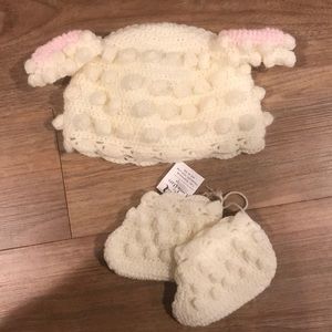 Adorable “lamb” hat and matching booties!